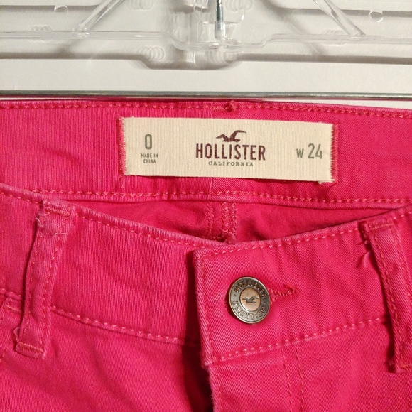 Hollister Jean - Picture 4 of 6